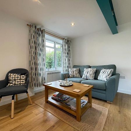 Lovely Ground Floor Apartment In Quiet Village Exeter Exterior photo