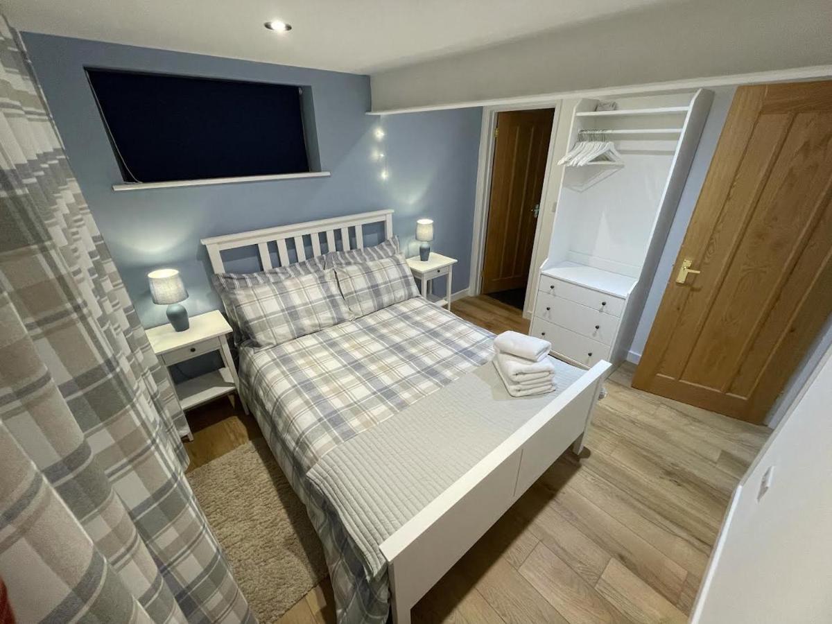 Lovely Ground Floor Apartment In Quiet Village Exeter Exterior photo